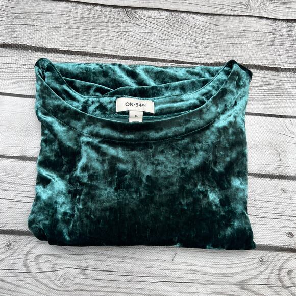 On 34th Women's Short-Sleeve Relaxed Green Velvet T-Shirt Size XL - Picture 9 of 9